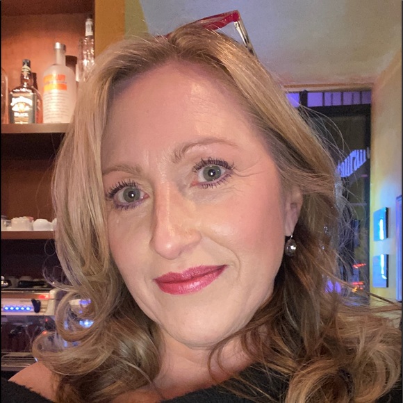 Meet your Posher, Sheila - Picture 1 of 1